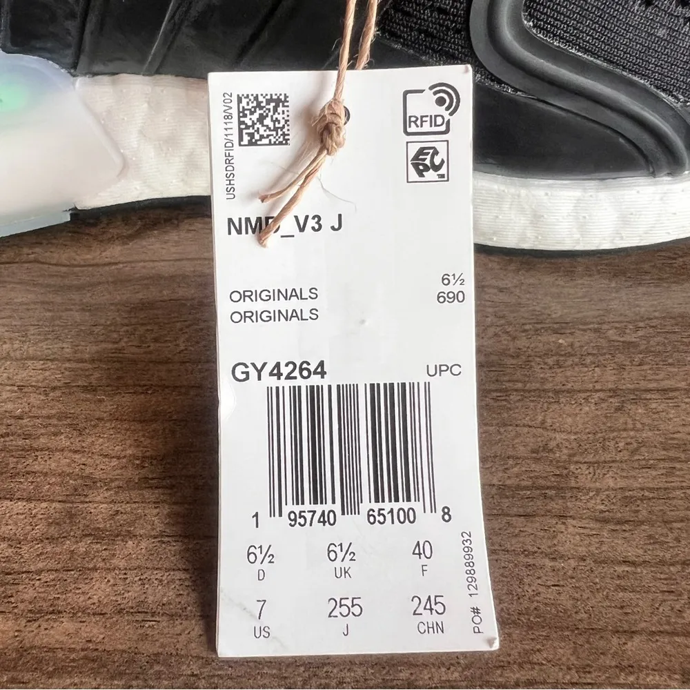 Adidas NMD_V1 Shoe Size 7 Youth or Women’s 9 #1111A - Image 6