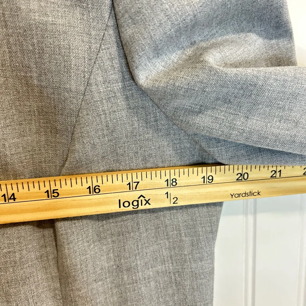 Austin Reed Classic Gray Women's Blazer vintage. USA long sleeve Size 8 - Image 10