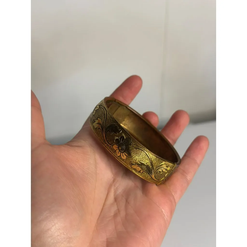 VTG Etched Gold Tone Floral Bangle Bracelet Wide Victorian Hinged Cuff 3.5" - Image 3