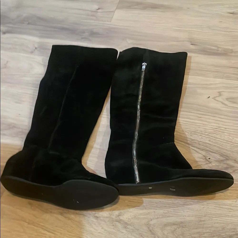 BCBG generation black suede knee high Women's Boots size 6.5 - Image 2