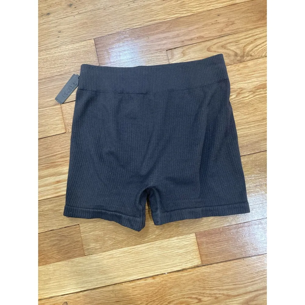 SKIMS  Size XXS / XS WOMEN'S STRETCH RIB SHORT SOOT PN-BSH-0111 Ribbed Shorts - Image 3