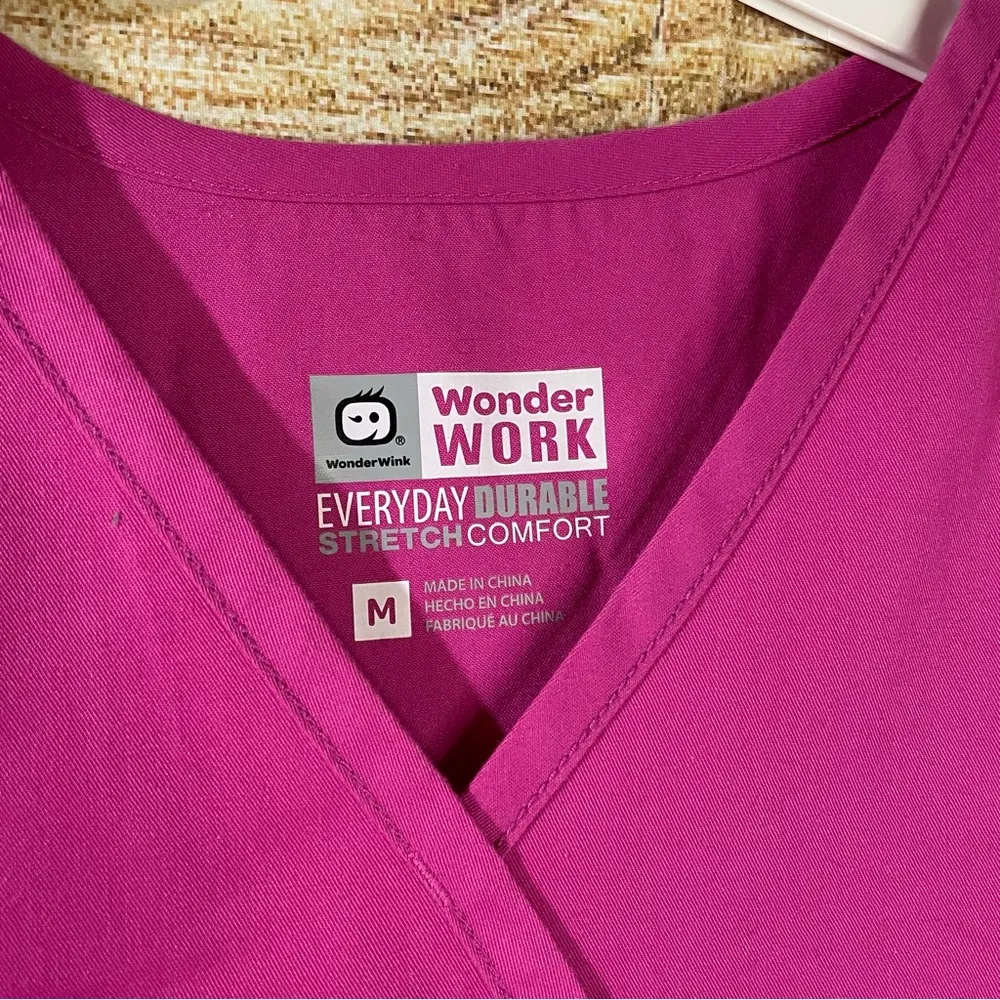 work maternity wrap pink scrub top Size Medium comfy stretchy - Image 5