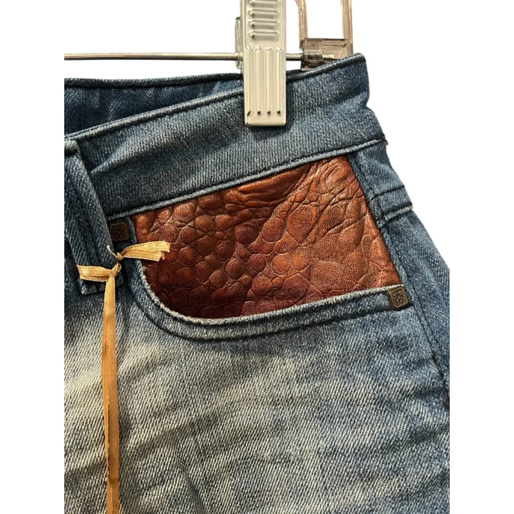 Franky B. NWOT Denim Low Rise Blue Jean Shorts Size 27 Cut Off Summer Casual - Image 4