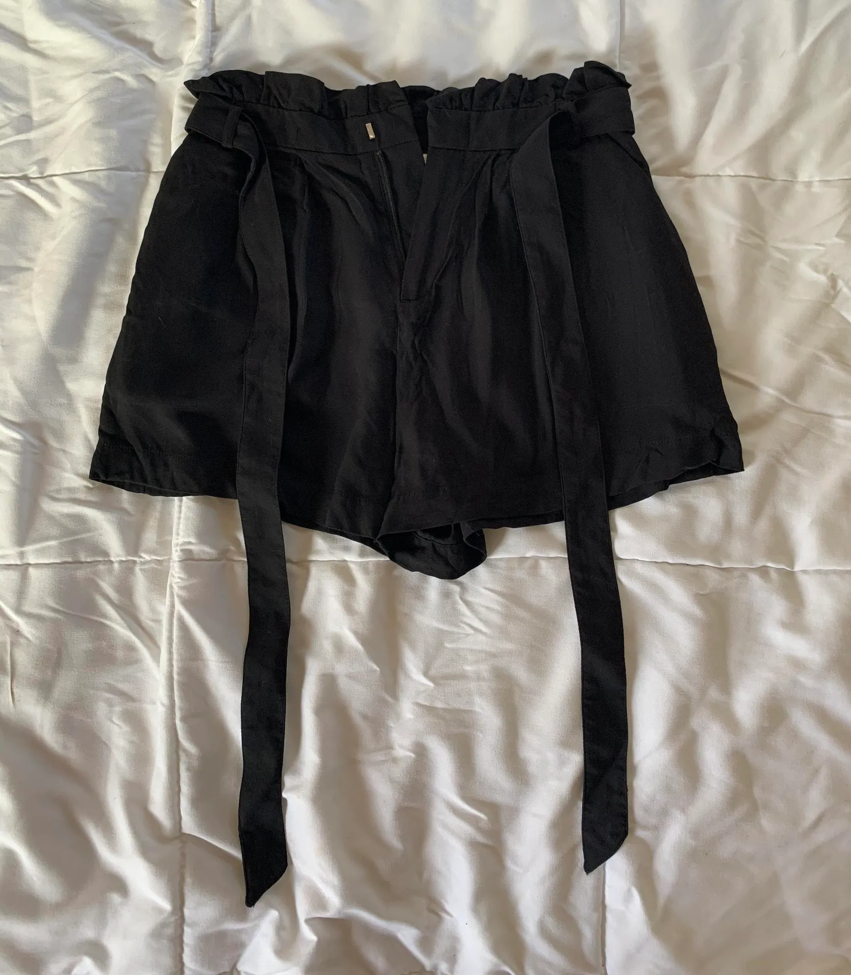 black paperbag shorts - Image 4