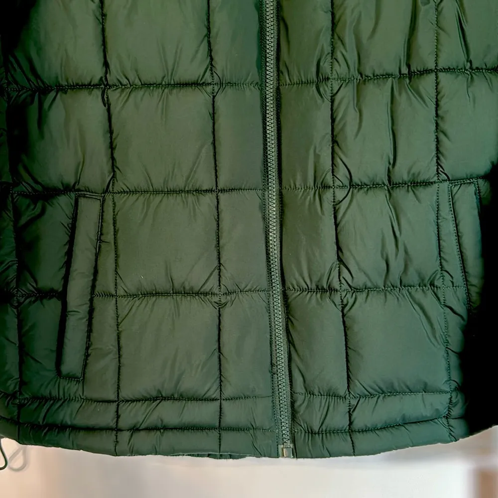 Levi’s Women’s Box Quilted Puffer Jacket Green Size M NWT - Image 8
