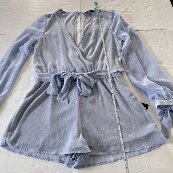 NWT Lulus Closer Look Light Blue Swiss Dot‎ Tie-Sleeve Split Back Romper LARGE - Image 11