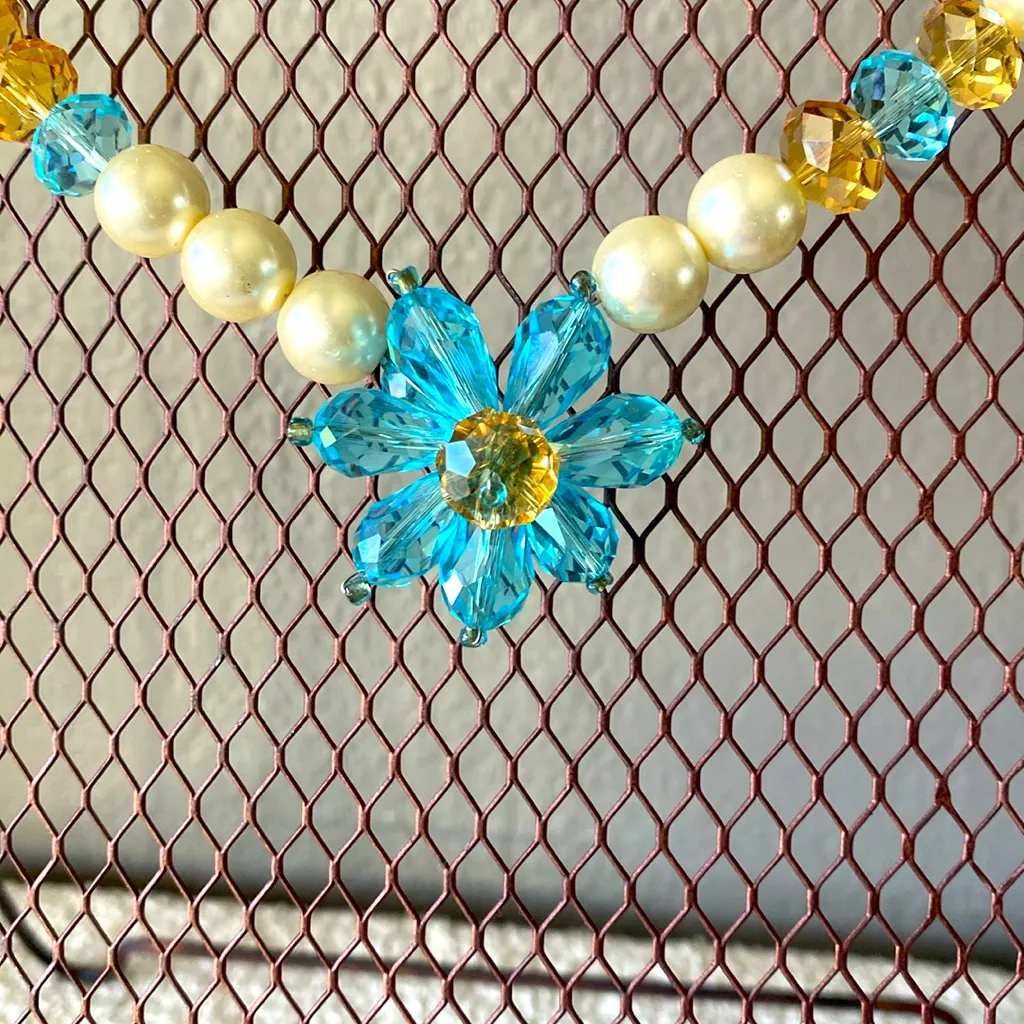 Vintage Jaclyn Smith Pearl and Blue Floral Necklace - Image 2