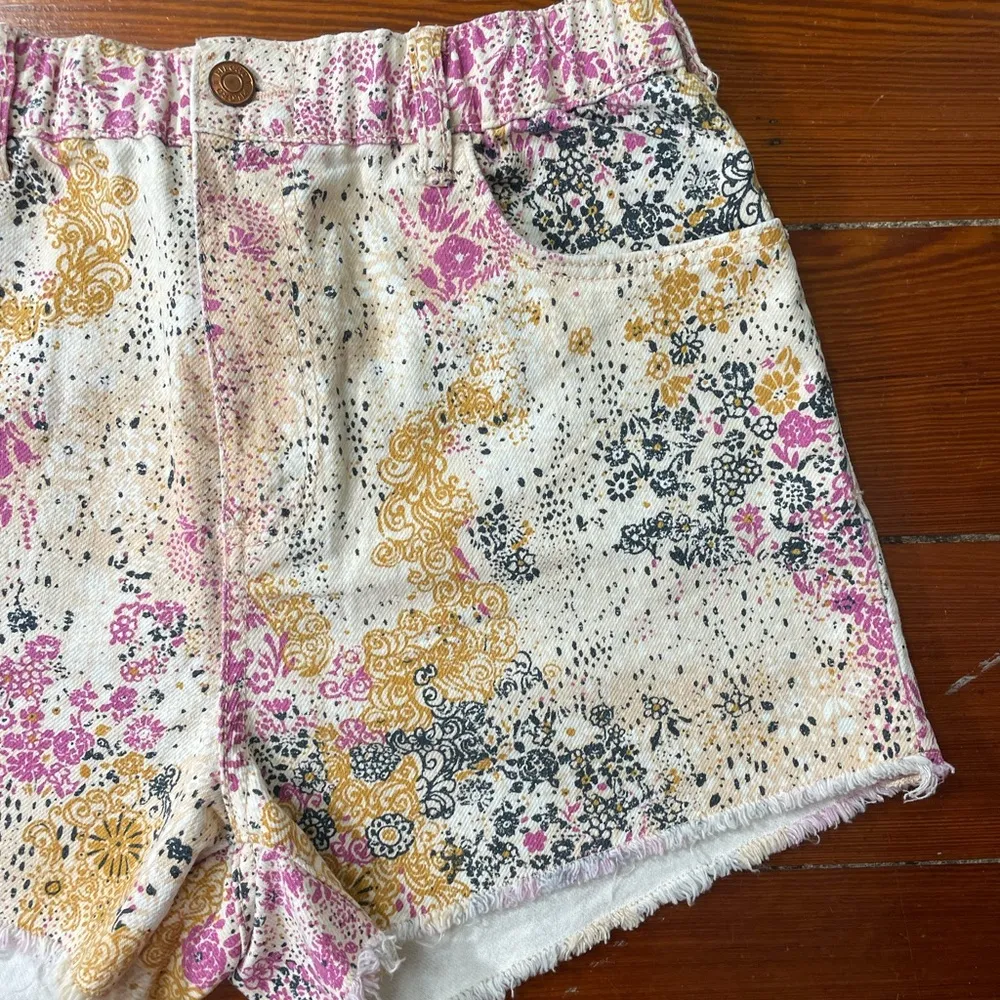 Anthropologie Pilcro Scrunchie Shorts - Image 6