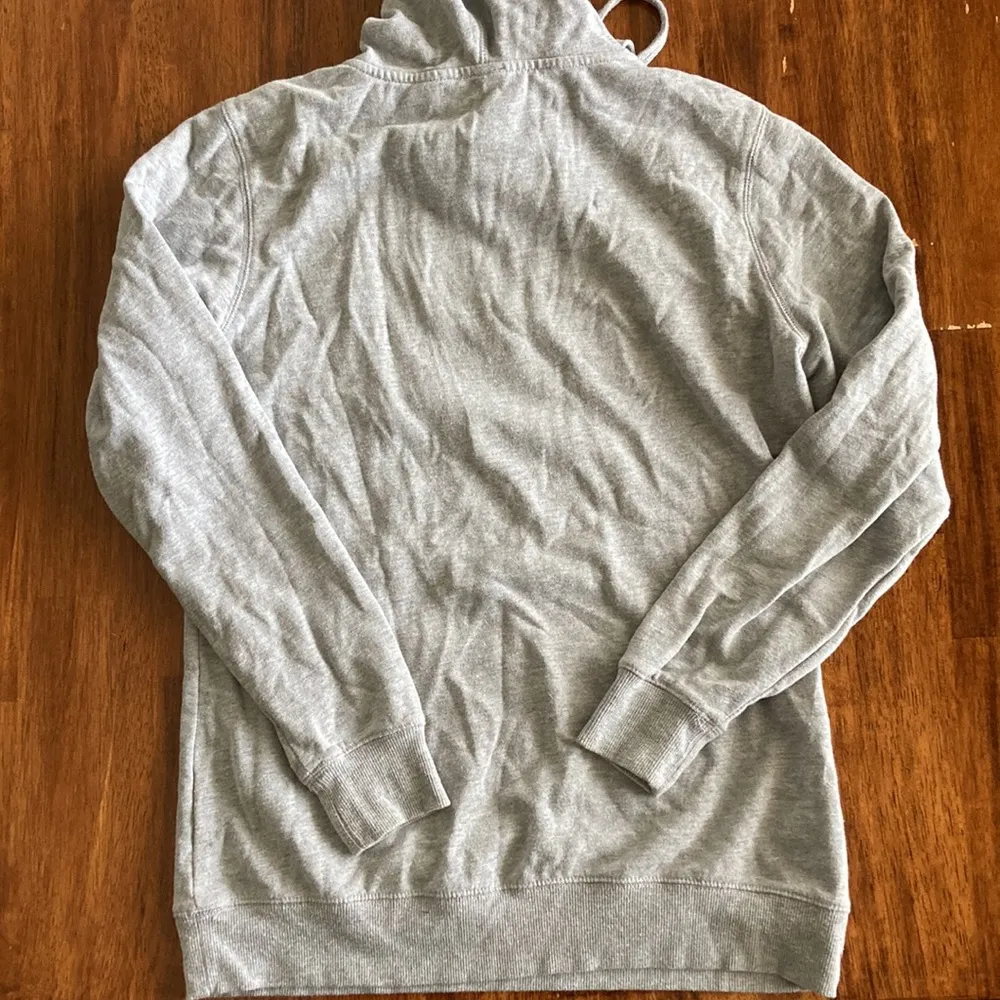 Coastal Classics Stinson Beach Positive Vibes Only Grey Hooded Sweater Medium Gray - Image 5