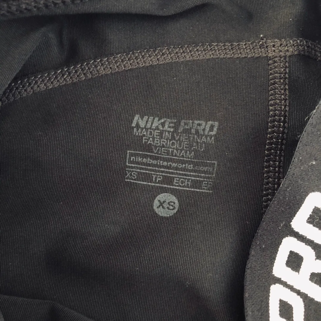 Pro Black Cropped Leggings - Image 6