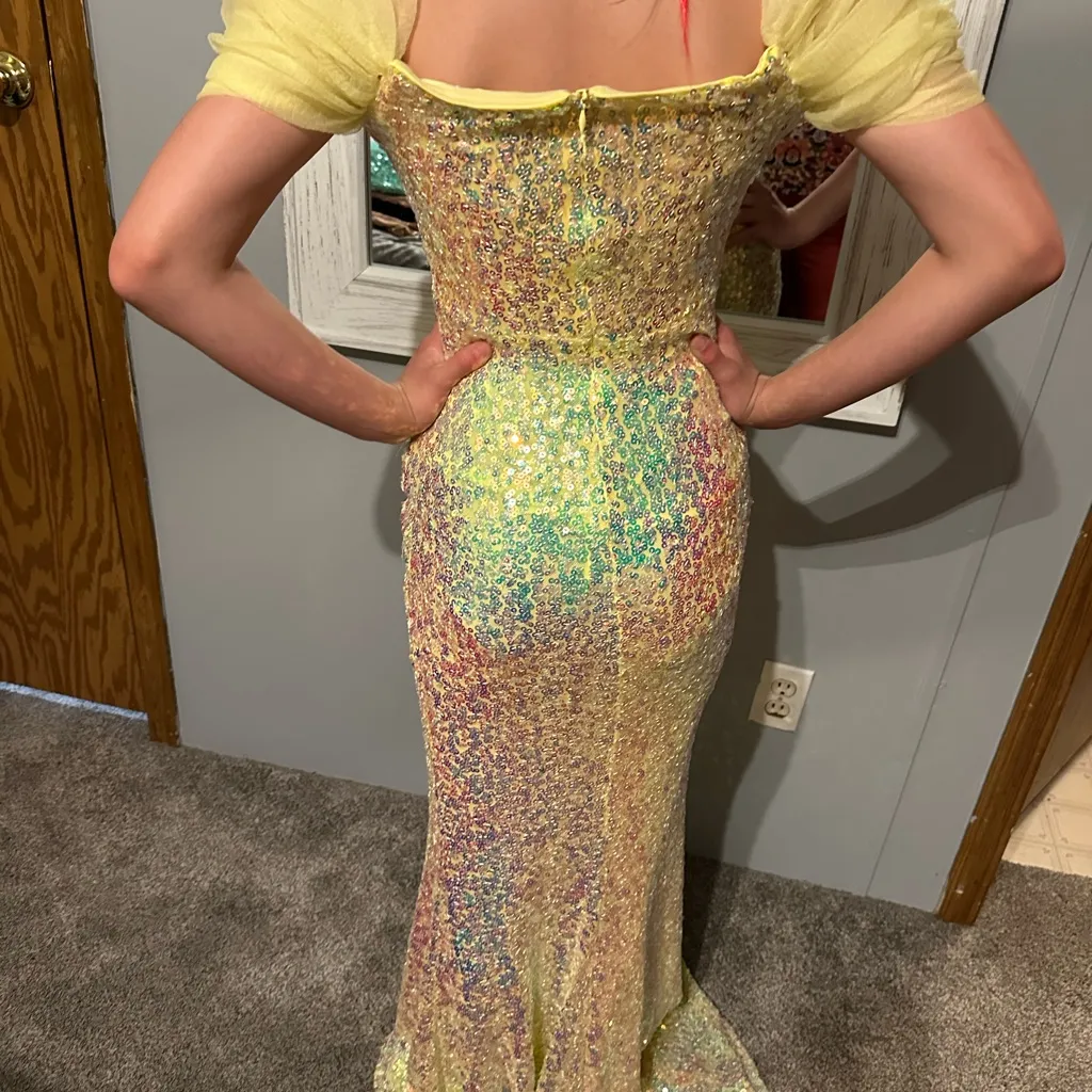 Yellow Fit - Image 2