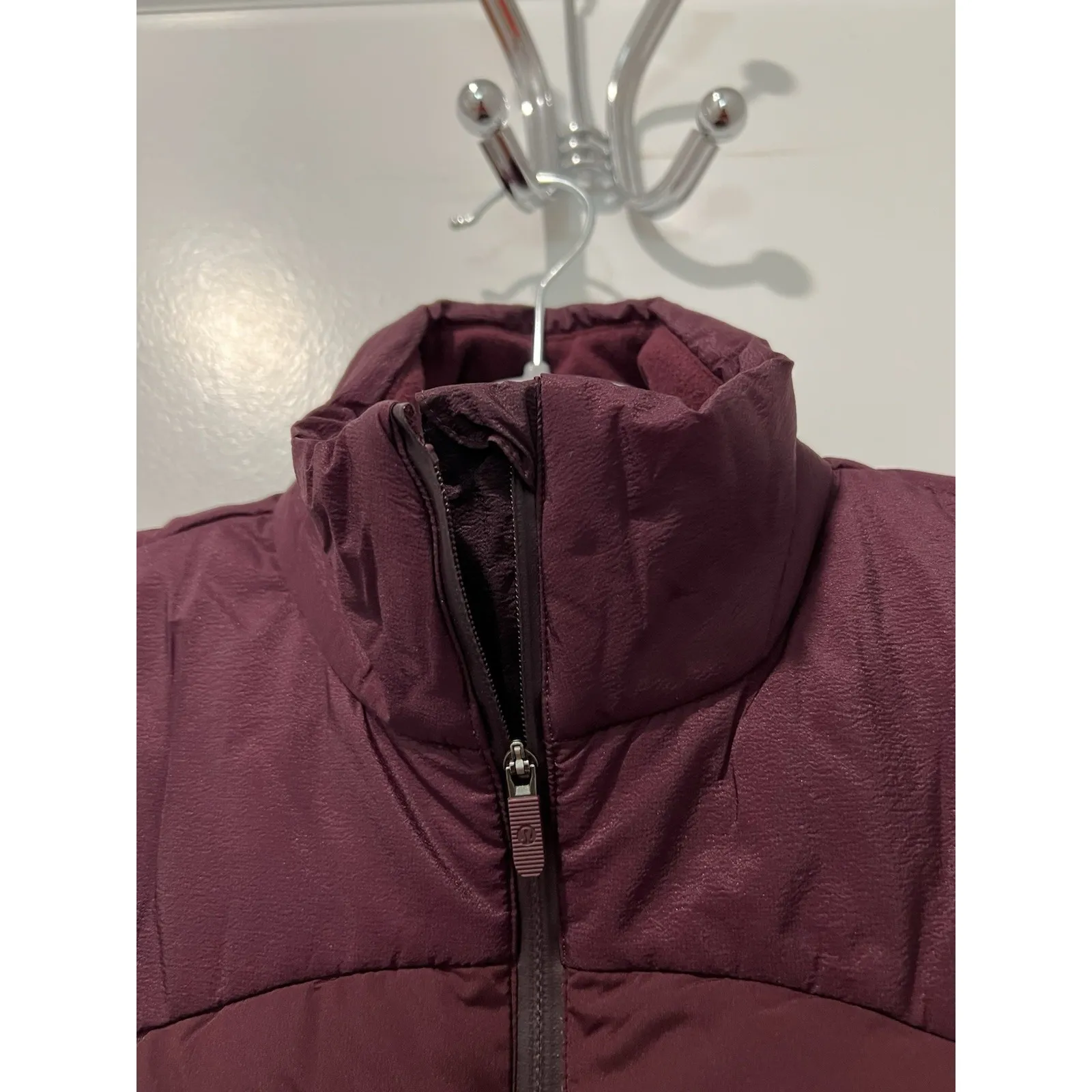 Lululemon‎ Vest Womens Maroon Down For It All Puffer Primaloft Goose Down Size 2 - Image 3