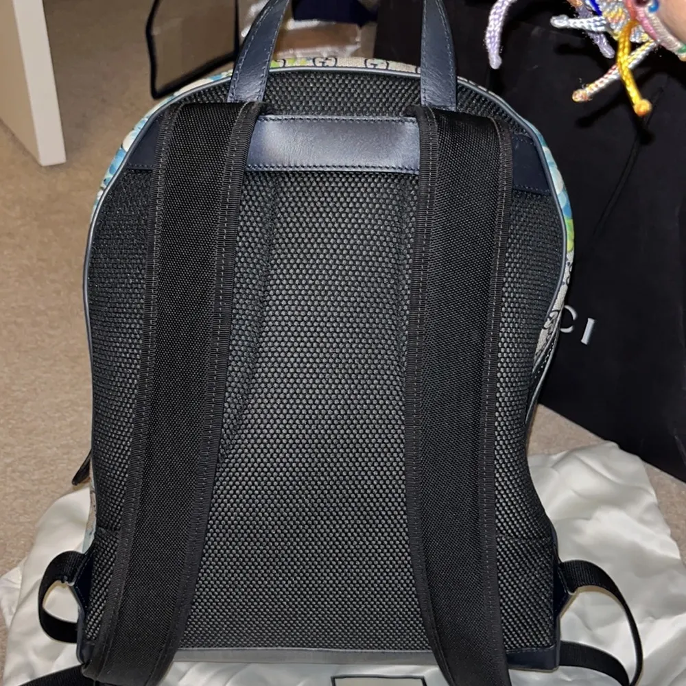 Gucci Large backpack in excellent condition. Such a great bag! - Image 5