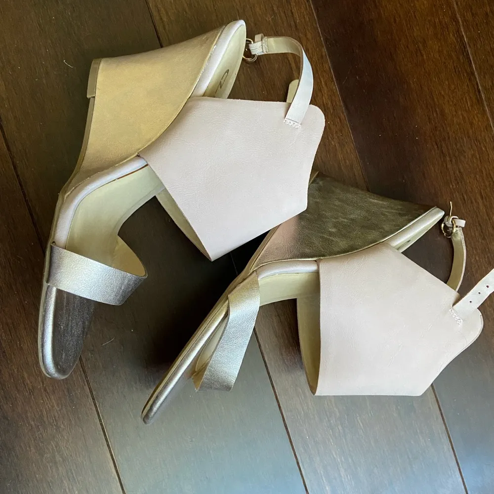 CL by Laundry sandals size 10 never been worn brand new - Image 3