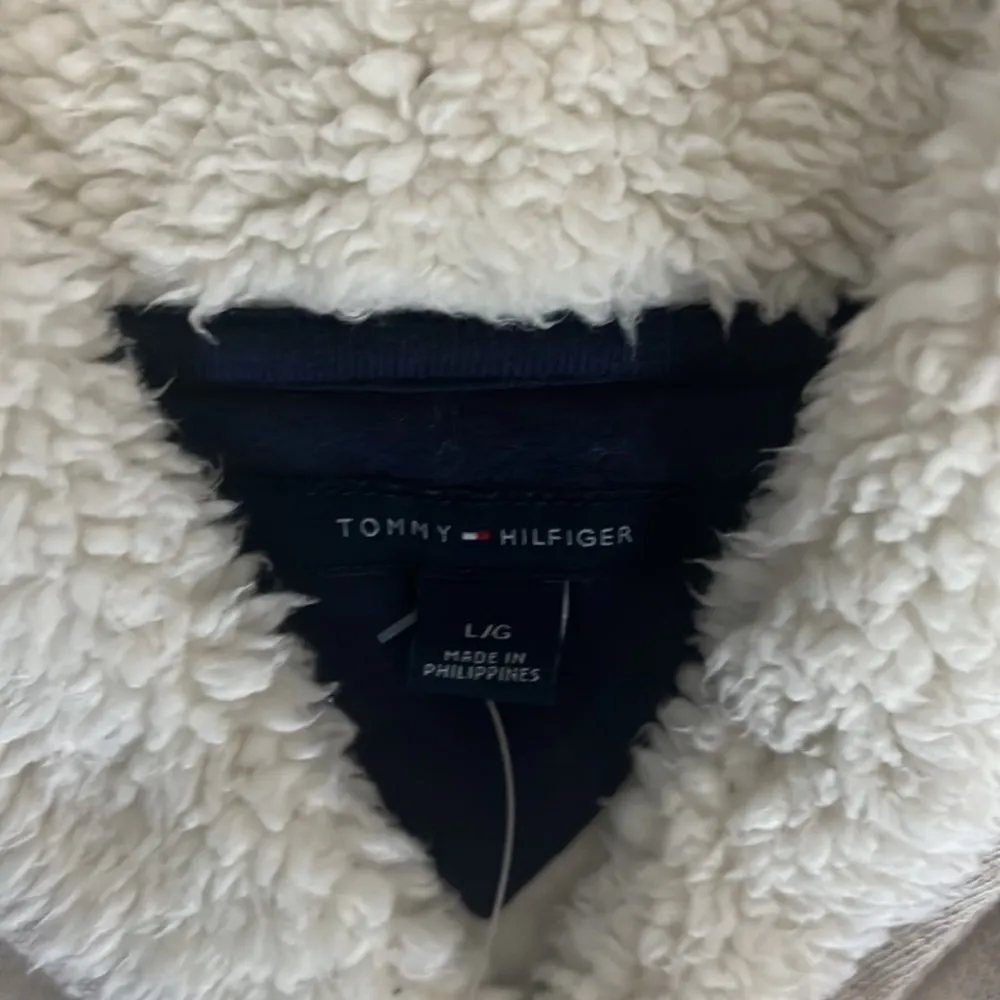 🆕 Tommy Hilfiger Sweater, Size Large - Image 6