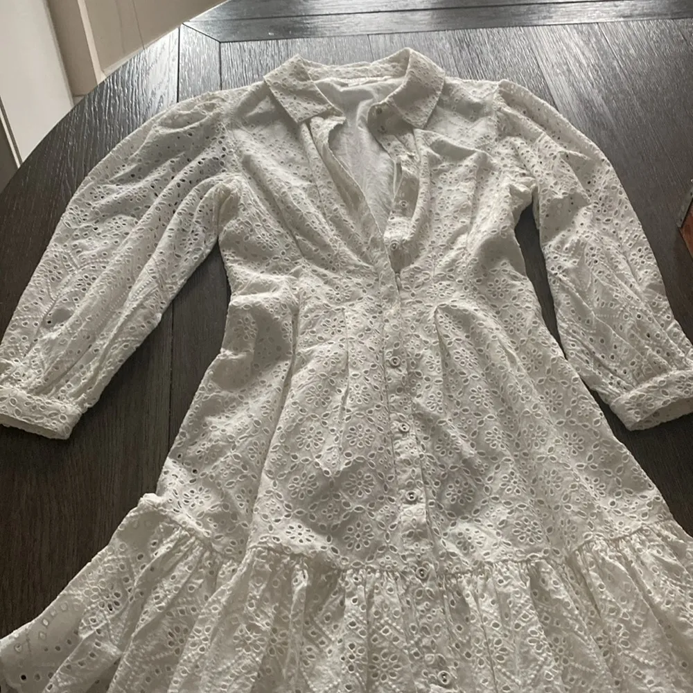 VERONICA BEARD Kylan Eyelet Cotton Shirtdress in White,0, $499 - Image 7