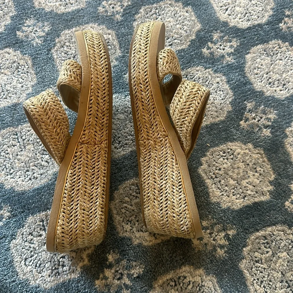 Volatile Wedge slide raffia size 9 guc cushioned - Image 3