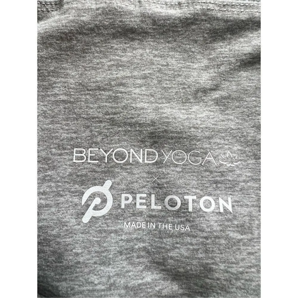 Beyond Yoga X Peloton Light Heathered Gray Purple Cropped High Rise Leggings M - Image 3