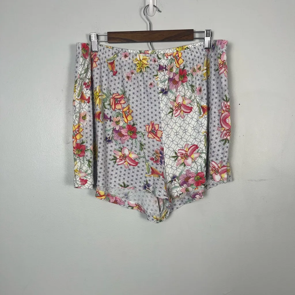 Johnny was two piece short and button up pajama set geometric floral size XXL - Image 6