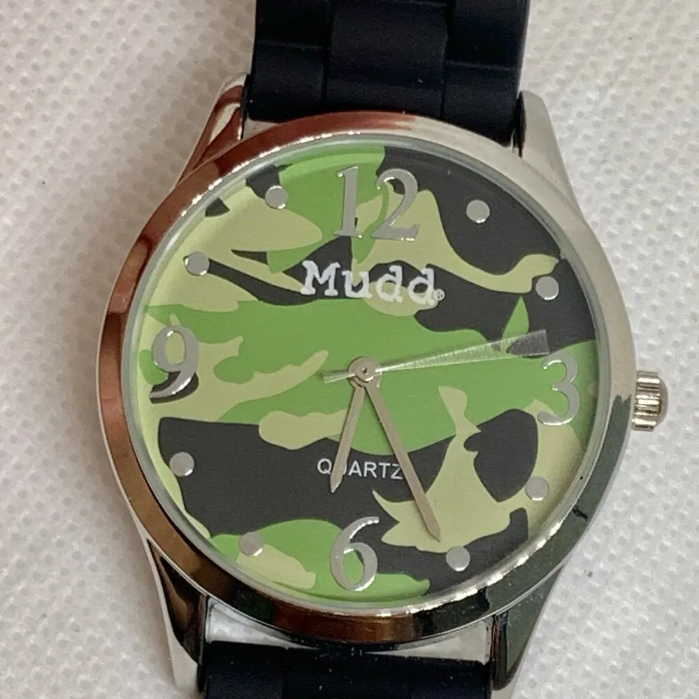 Mudd camo dial wrist watch silver tone unisex 35mm case size running - Image 3
