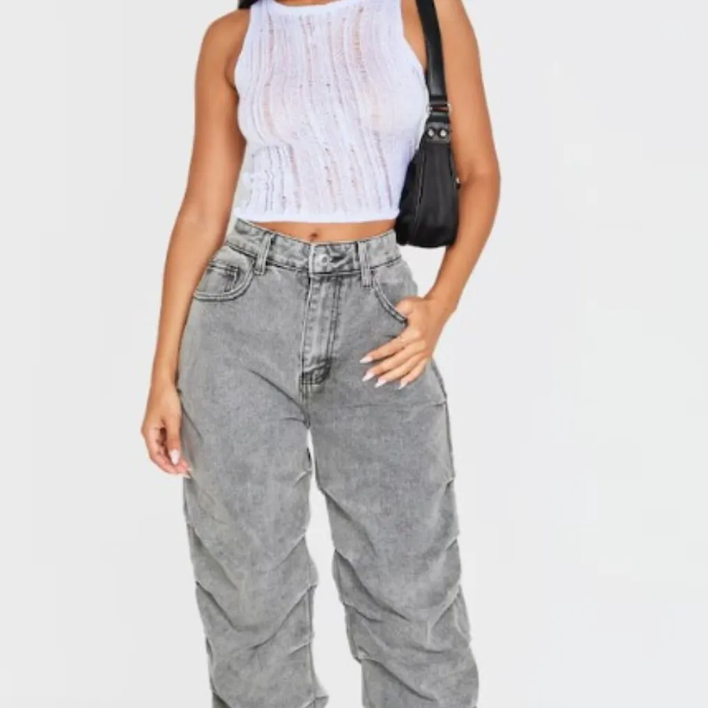 NWT - PLT Washed Grey Ruched Straight Leg Denim Jeans - Size 6 - Image 2