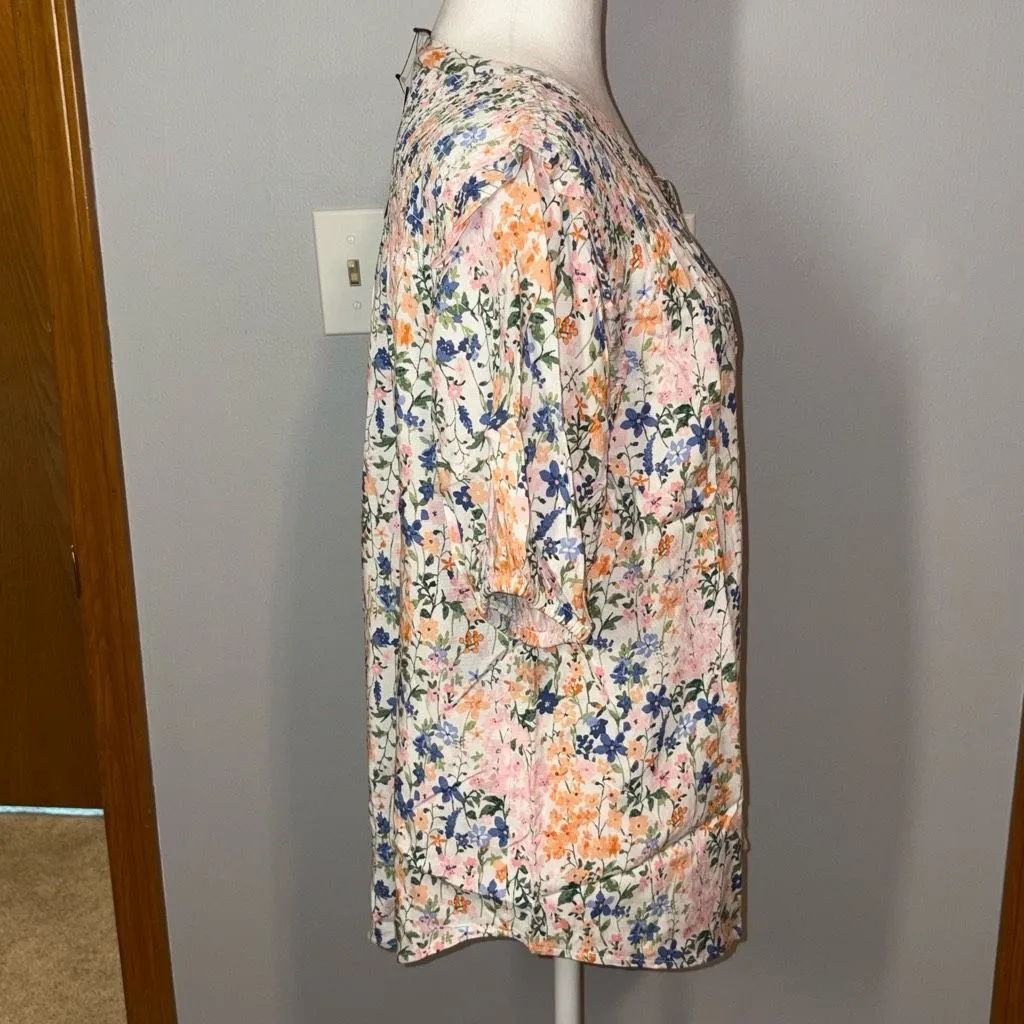 Tommy Hilfiger short sleeve smocked yoke top v-neck floral size L NEW‎ - Image 3