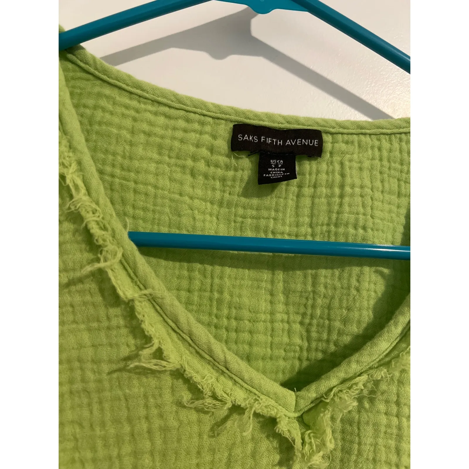 SAKS FIFTH AVENUE tank blouse green yellow size small - Image 2