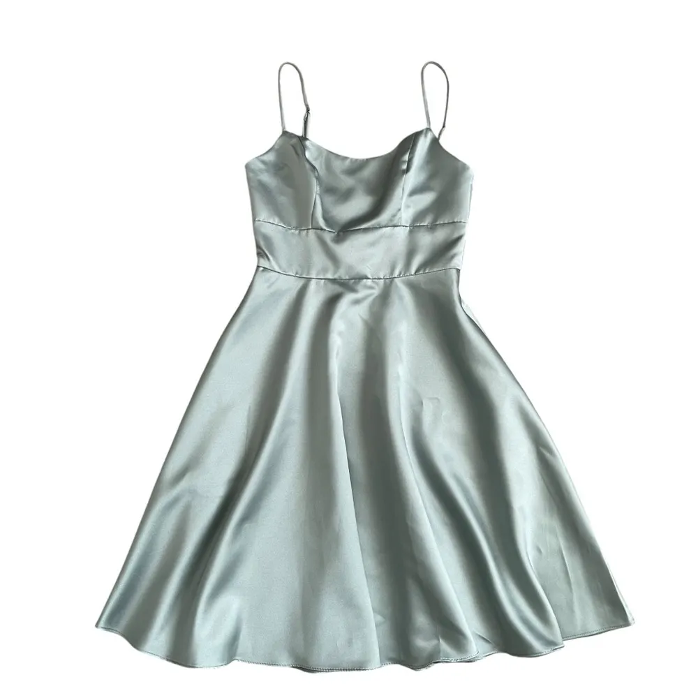David’s Bridal Jules & Cleo Scoop Neck Short Satin A - Image 4