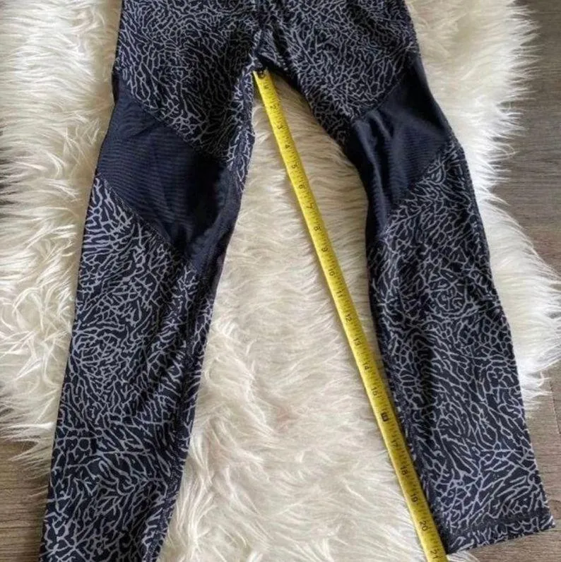 Varley Leggings - elephant Print NWOT SIZE SMALL - Image 3