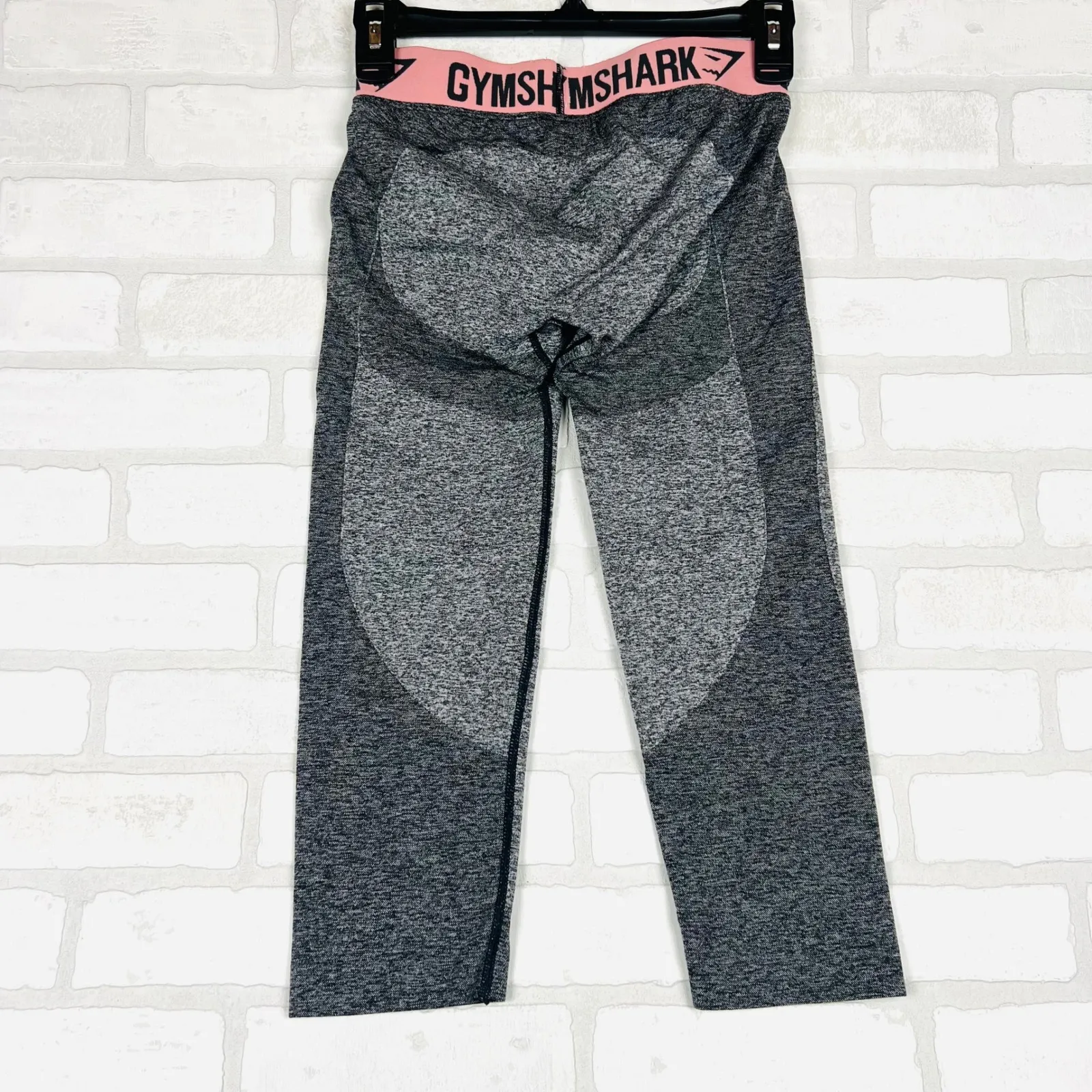 Gymshark Fit Capri Leggings Womens‎ Gray Pink Waistband Workout Gym Active XS - Image 5