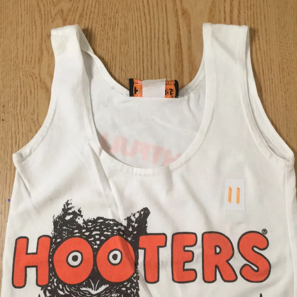 B62 #11 Hooters Girl Worn Uniform Tank From Charlotte North Carolina Xs - Image 3