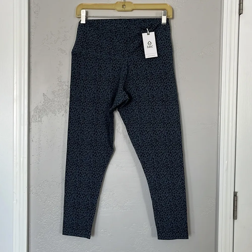 TASC Women’s ALLways 7/8 Pocket Legging Leopard print in deep indigo size Large Blue - Image 2