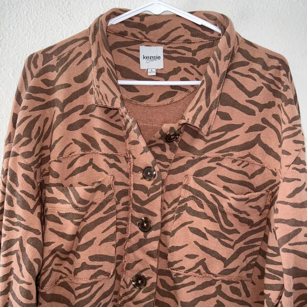 Kensie Jeans Leopard Print Shacket Oversized Shirt Jacket size large - Image 3