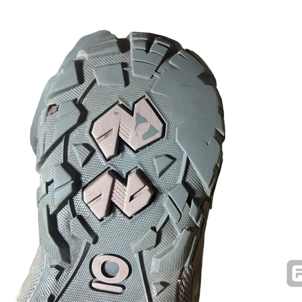 oboz hiking boots women’s 10 wide Tan - Image 4