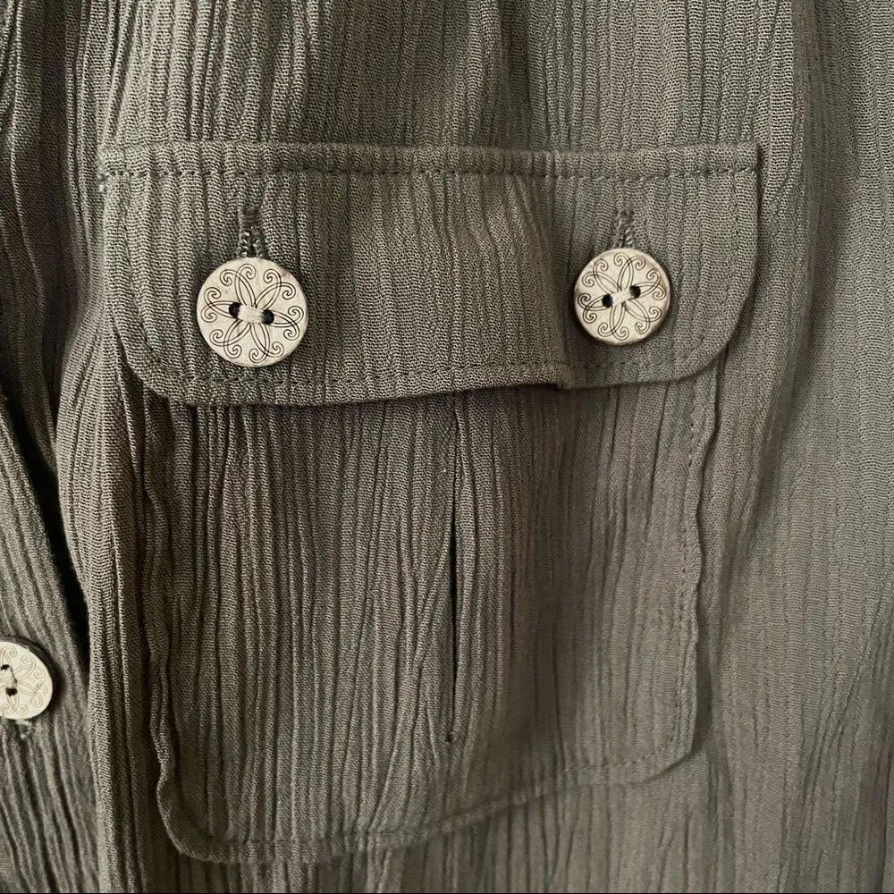 Sag Harbor brown long sleeved button down top Size M - Image 7