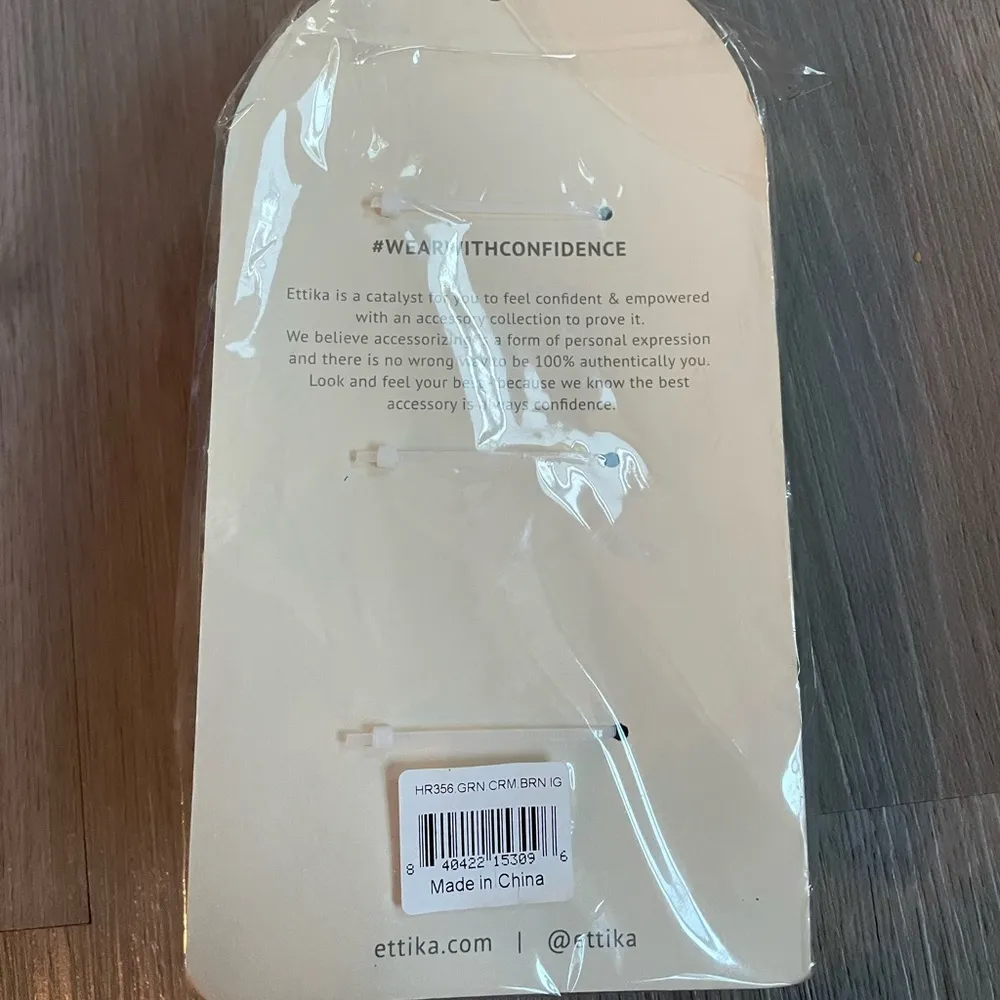 Ettika 3-Pack Claw Clips Light Green, Cream, Tan Pastels Spring Pallet - Image 2