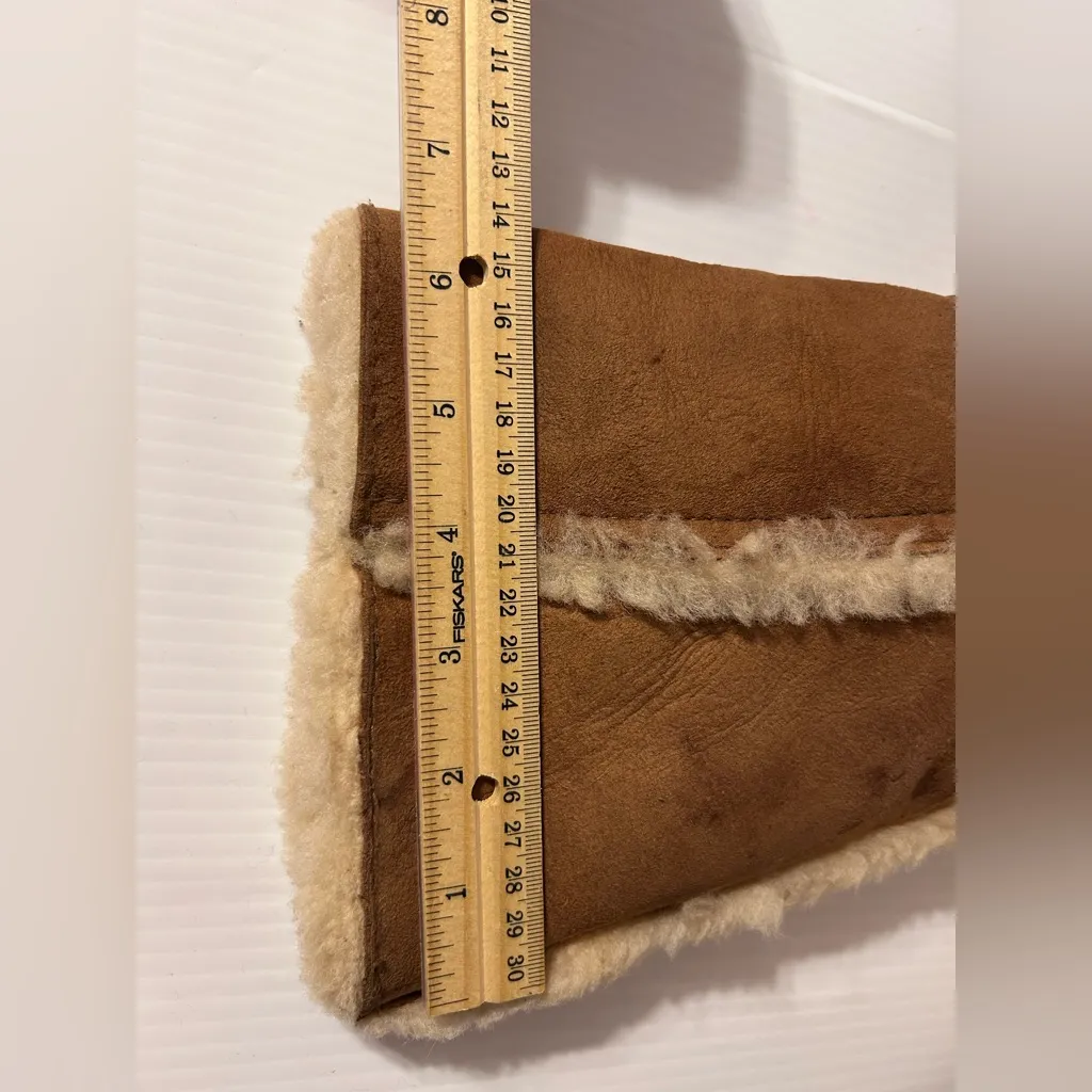 UGG S/N 5325 brown leather sheepskin-lined winter boots women size 6 - Image 8