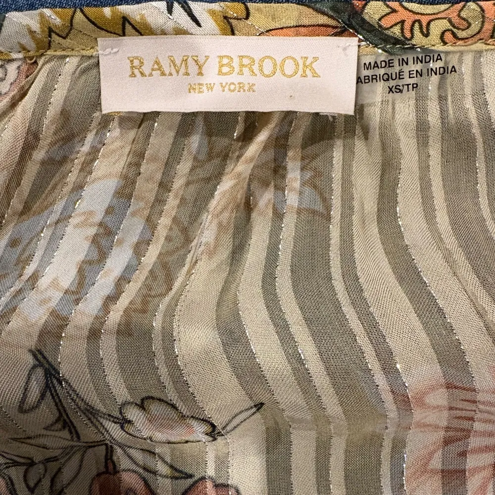 Ramy Brook floral v-neck blouse top long sleeve sz XS - Image 3