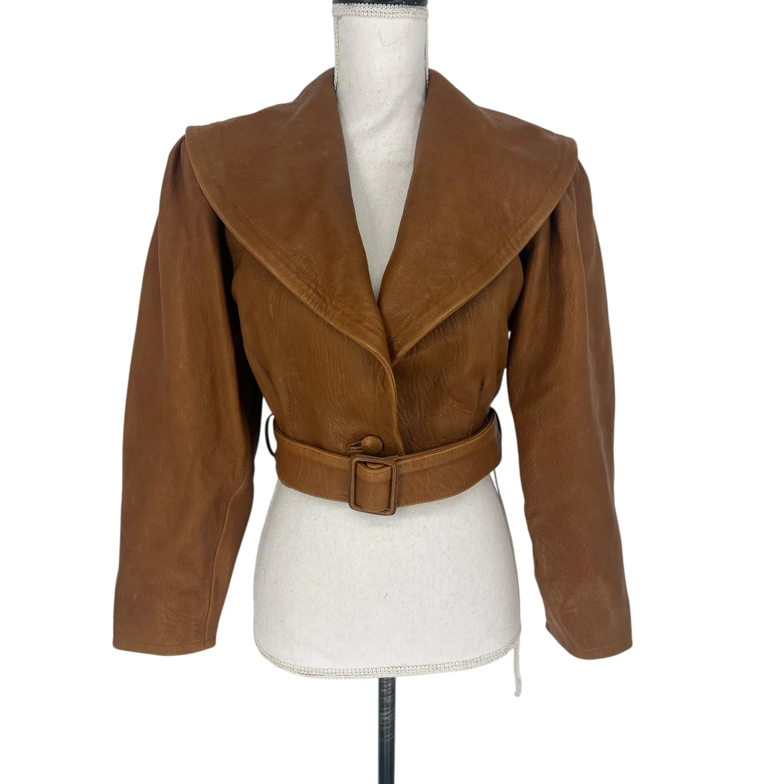 FRAME Cropped Pebbled Leather Belted Jacket - Image 5