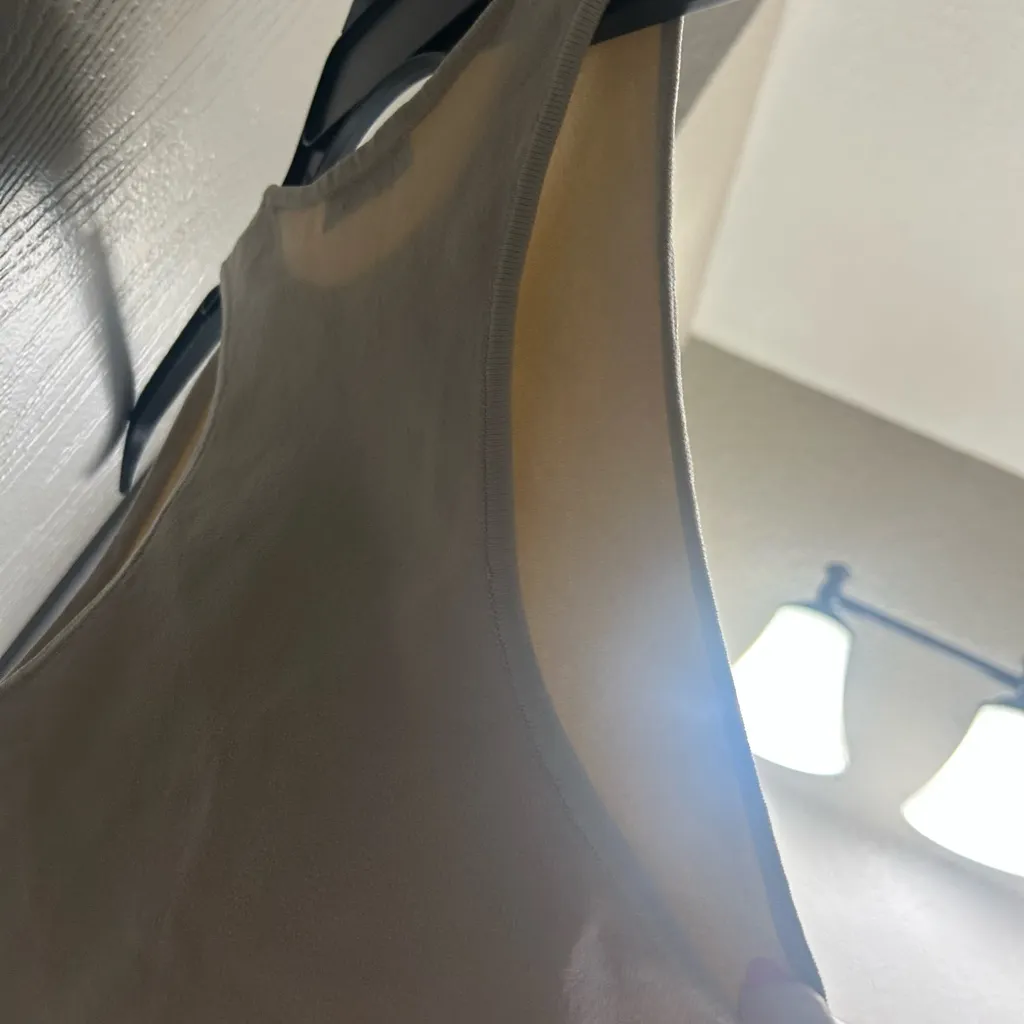 Aritzia Babaton Sculptknit Cream Cropped Tank Top - Image 5