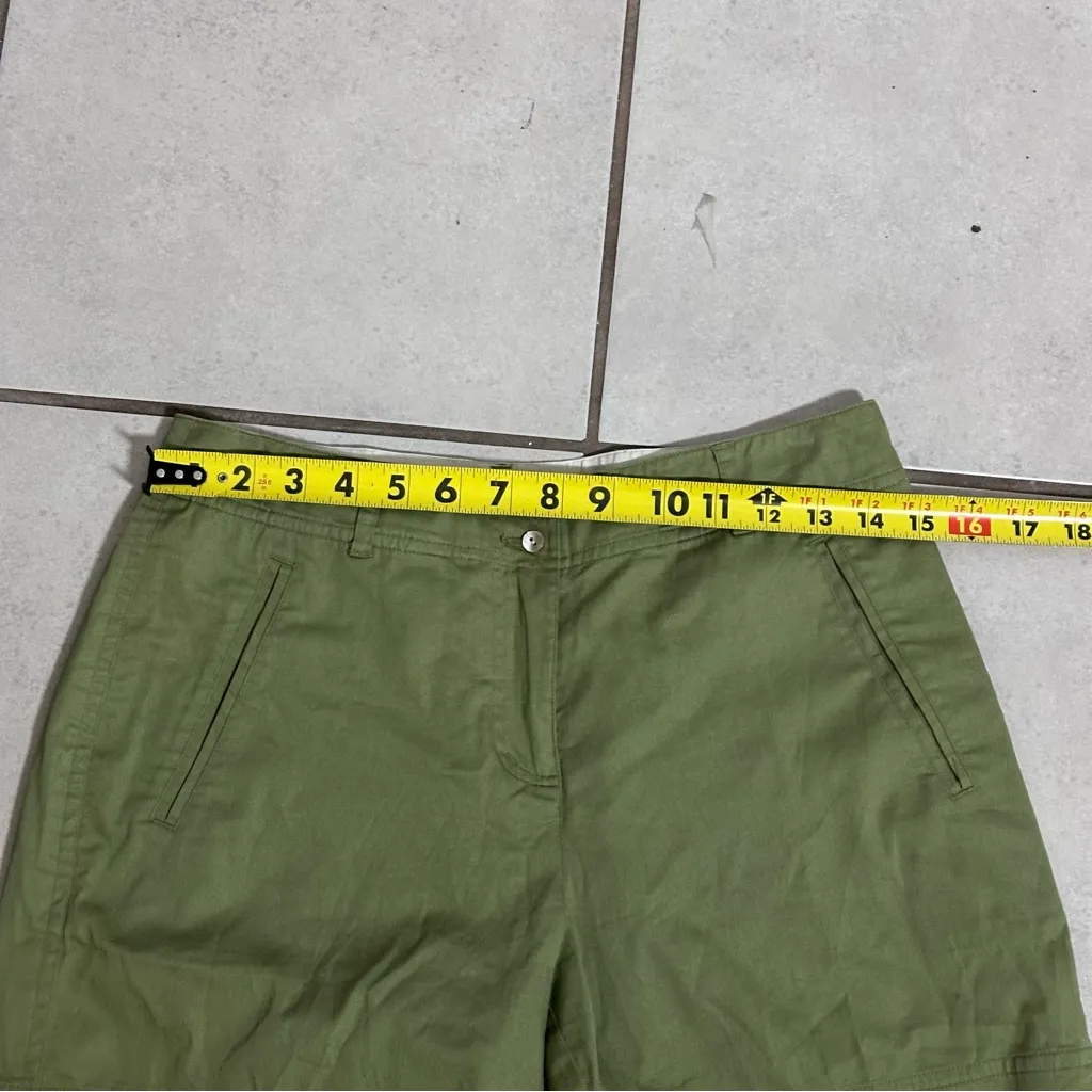 Tommy Bahama Women Olive Green Stretch Shorts size 4 - Image 8