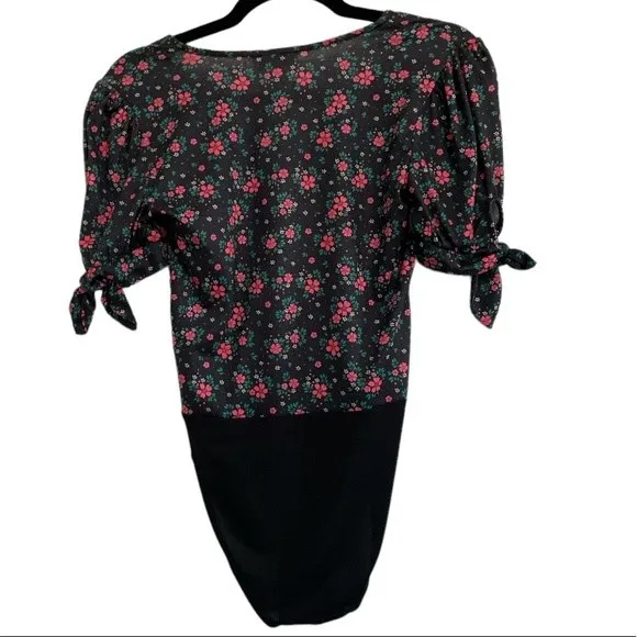 NWT TopShop Ditsy Floral V-Neck Bodysuit Size‎ XS - Image 4