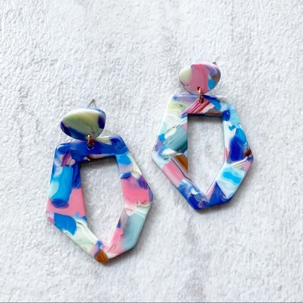 Lily Pink and Turquoise Tortoise Acrylic Earrings Blue - Image 3