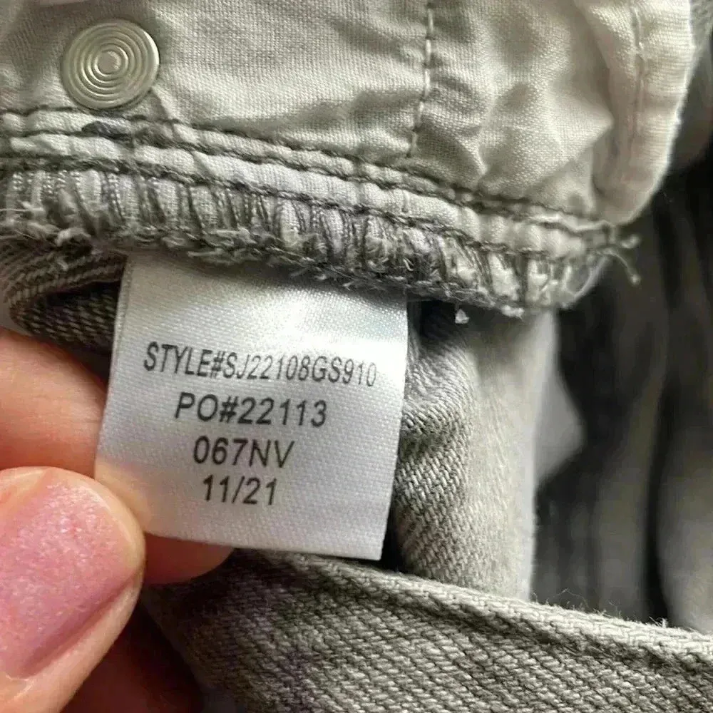 4/$25 NWT S.O.N.G. Ripped Distressed Gray 90s Boyfriend Jeans Sz 7 / 28 - Image 9