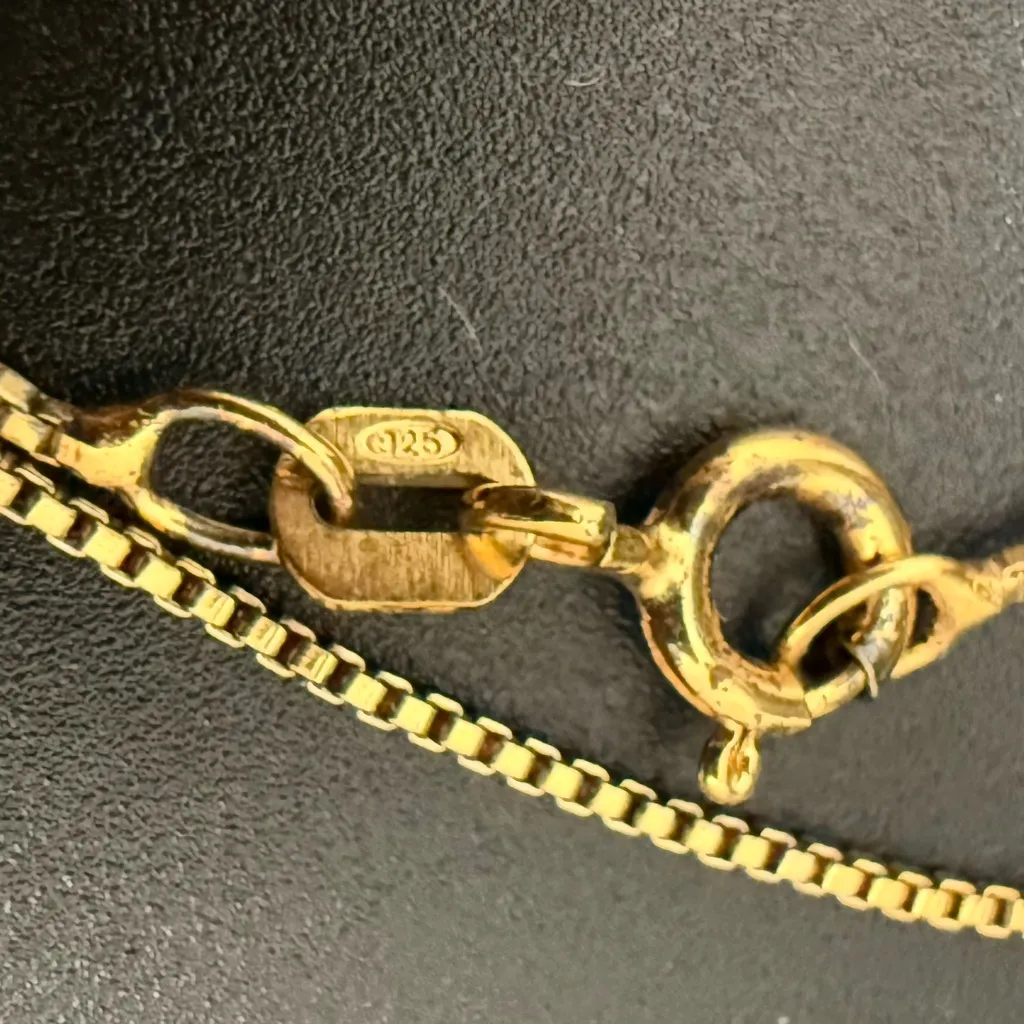 925 Gold Over Silver Vermeil Round Disc Initials 'H' ‘M’ & ‘L’ 18” Necklace 4g. - Image 16