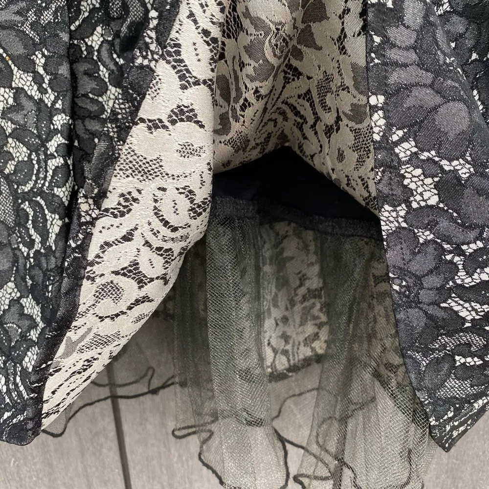 Heart Moon‎ Star Lace Skirt Black Size 6 - Image 5