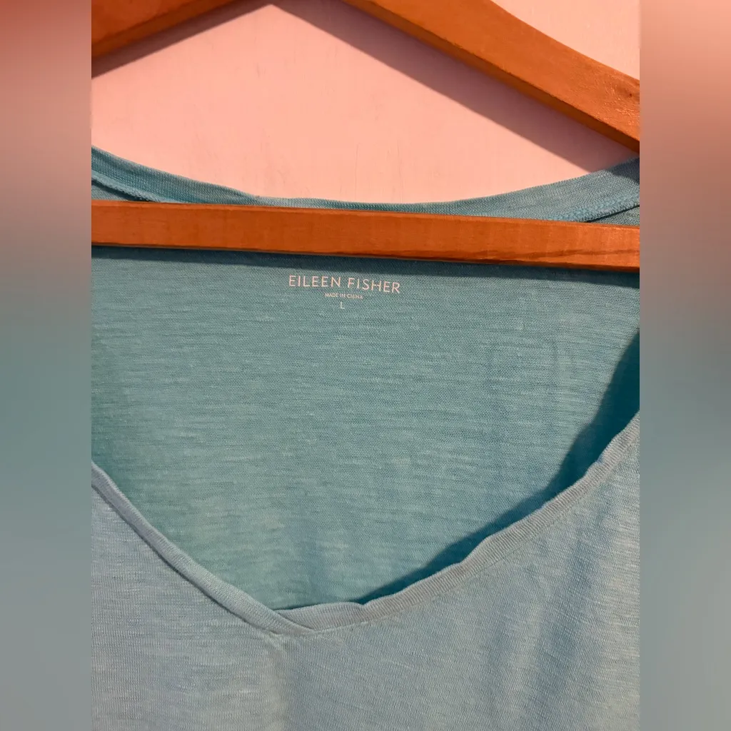 Eileen Fisher bright blue/teal v neck t shirt made from hemp and cotton. Size L. - Image 5