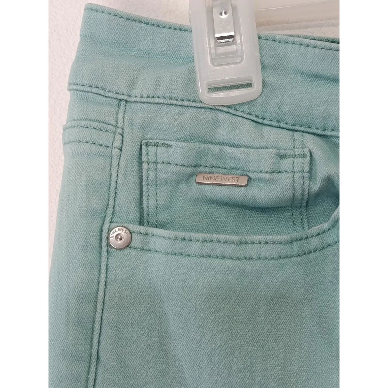 Nine West Women’s Chrystie Capri Jeans Cropped Jade Green Size 10 - Image 6
