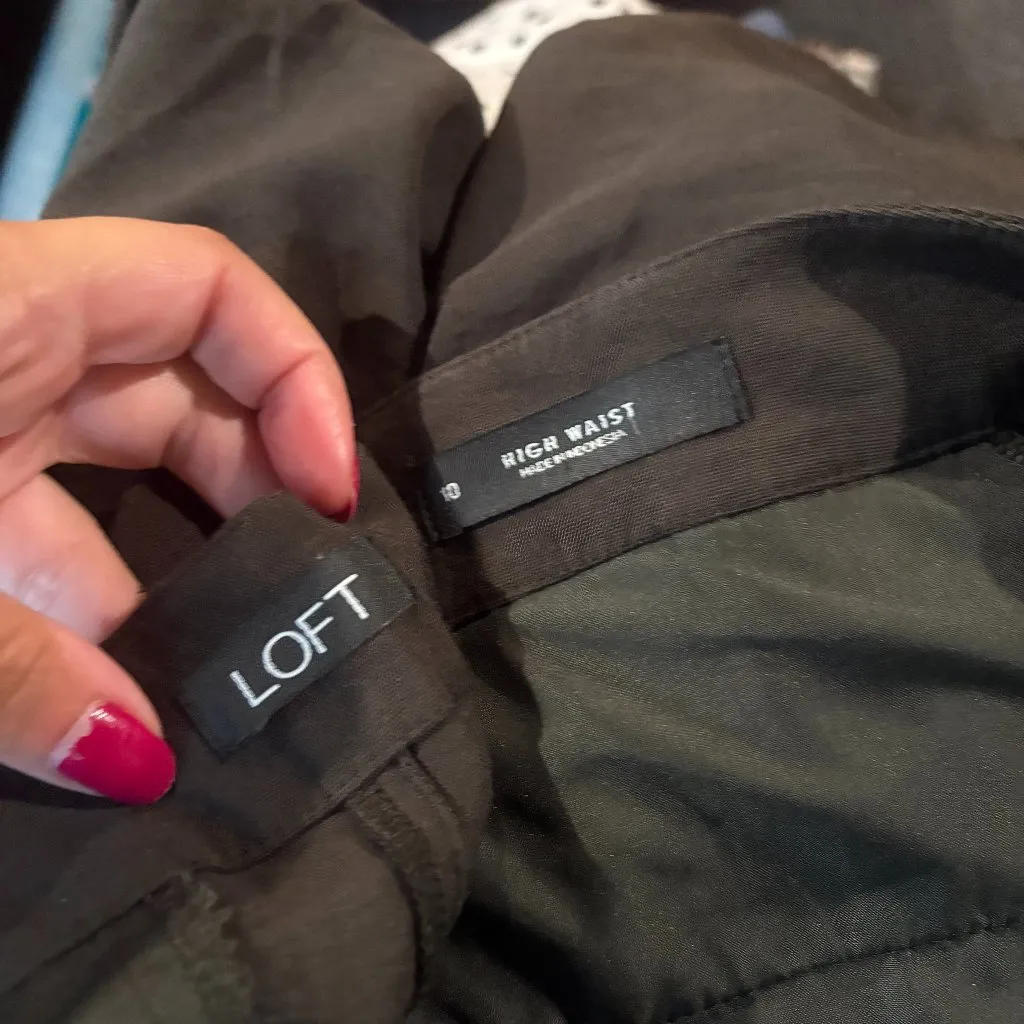 Loft forest green High Waist button fly cropped pants - Image 4