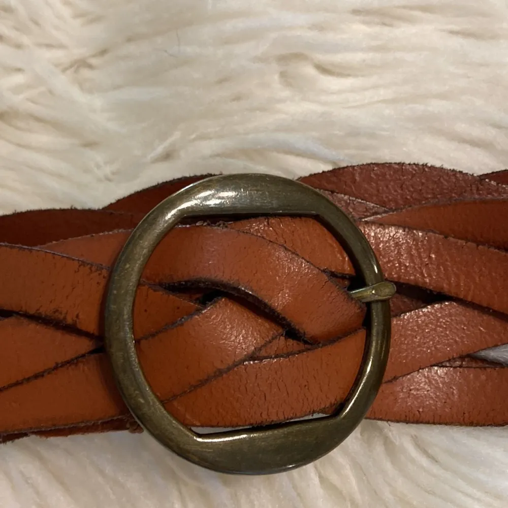 GAP Women’s Belt size S length 38” color light brown leather excellent condition - Image 7